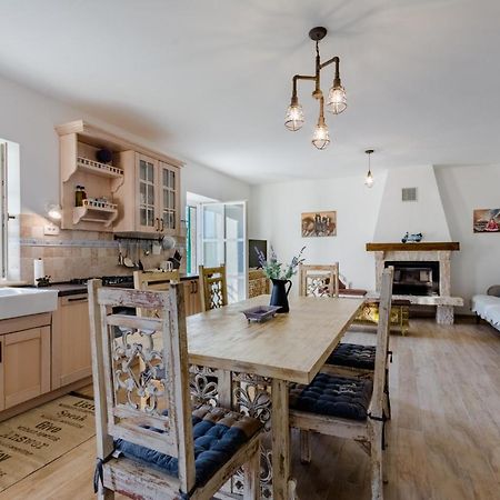 Kraljici Holiday Home Rustic מראה חיצוני תמונה